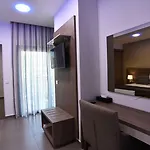 Hotel Rise Urban Art 3*