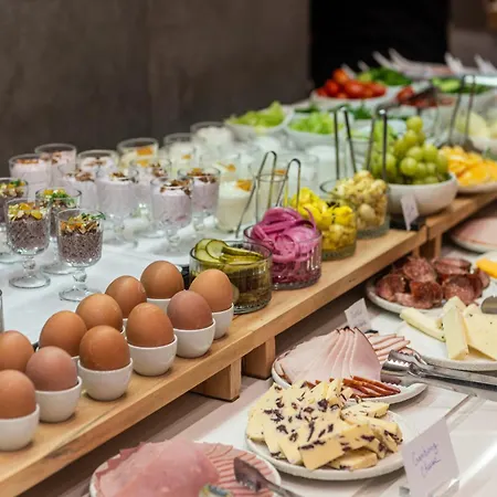 Otel Rise Urban Art 3*