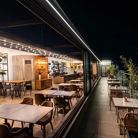 Rise Urban Art Otel Larnaca