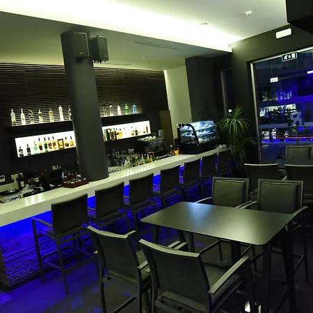 Otel Rise Urban Art Larnaca