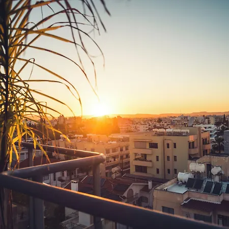 Otel Rise Urban Art Larnaca