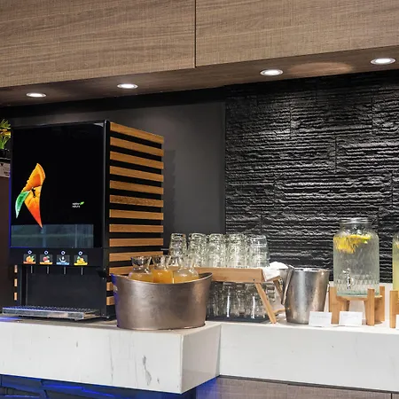 Otel Rise Urban Art Larnaca