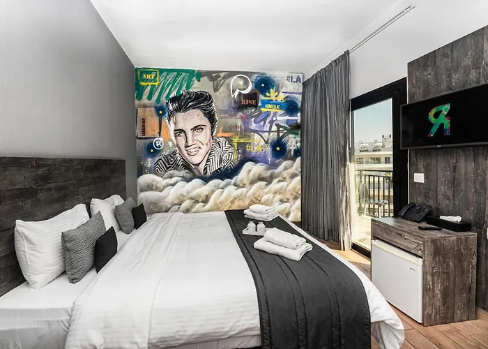 Rise Urban Art Hotel 3*