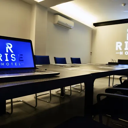 Rise Urban Art 호텔 3*