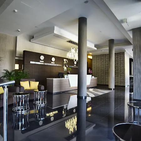 호텔 Rise Urban Art 라르나카