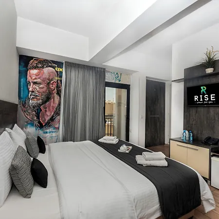 Hotel Rise Urban Art 3*