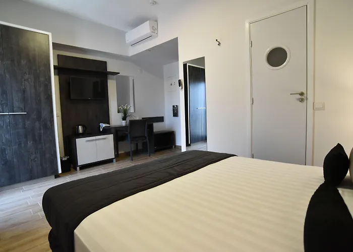 Hotel Rise Urban Art